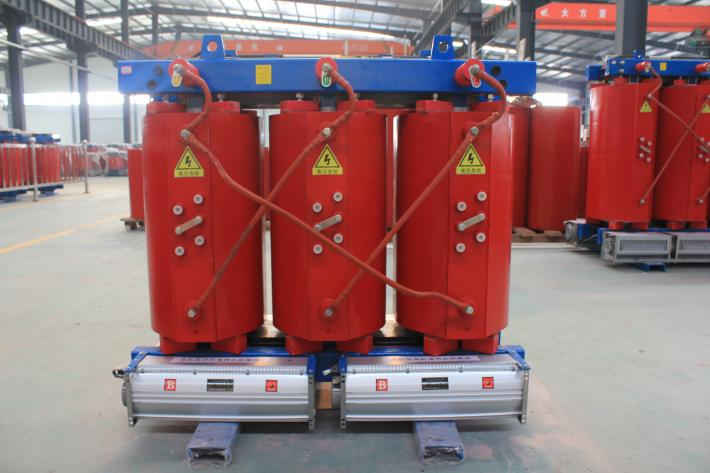 一般北京創(chuàng)聯(lián)匯通電氣全鋁的干式變壓器800kva價(jià)格是33900元，全銅的800kva干式變壓器價(jià)格是65000元。